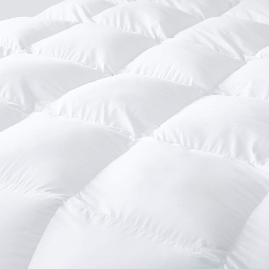 Luxurious Goose Feather Down Fiber Comforter King Size, Extra Fluffy Duvet Insert, Ultra-Soft, Breathable, Baffle Box Design, All Season Hotel Luxury (Palatial King 120" x 98" White)