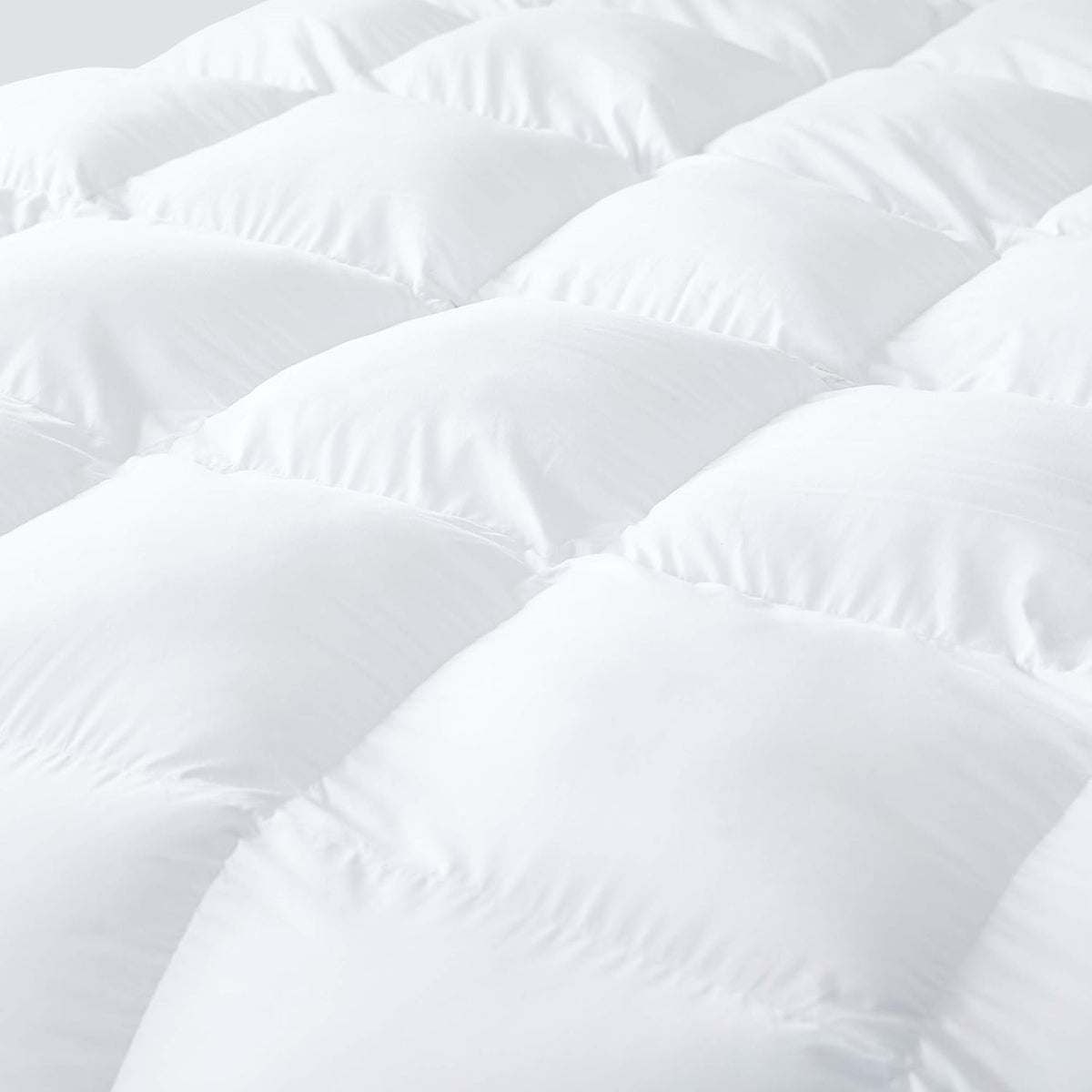 Luxurious Goose Feather Down Fiber Comforter King Size, Extra Fluffy Duvet Insert, Ultra-Soft, Breathable, Baffle Box Design, All Season Hotel Luxury (Palatial King 120" x 98" White)