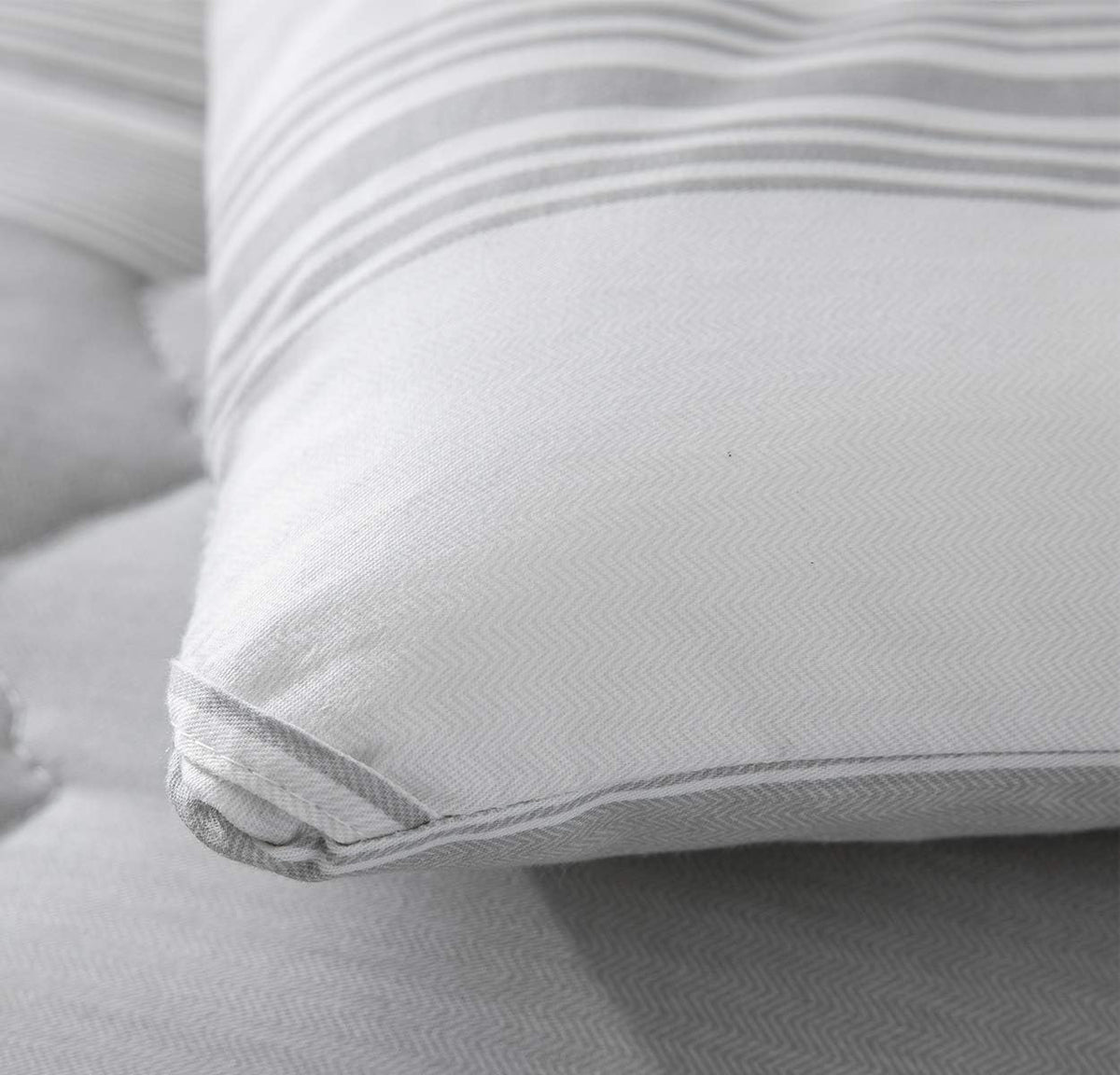 SLEEPBELLA Comforter King Size, 600 Thread Count Cotton Light Gray & White Stripes Reversible Pattern Grey Comforter Sets,Down Alternative Bedding Set 3Pcs (King, Grey Stripes)