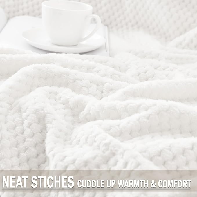 Exclusivo Mezcla Fleece Bed Blanket Queen Size, Super Soft and Warm Blankets - Image 6