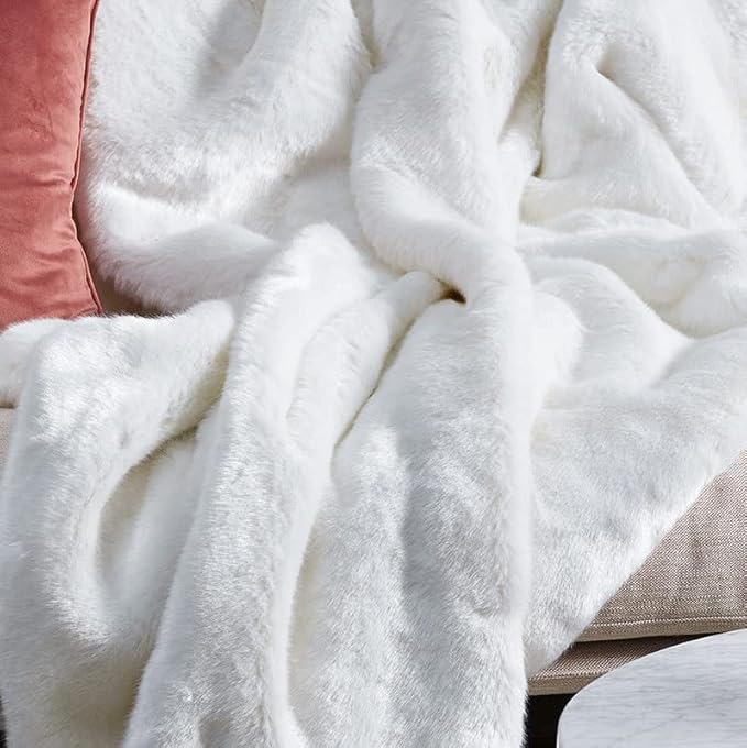 ORINOVA White Shaggy Bunny Fur Rugs - Image 4