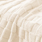 Exclusivo Mezcla Queen Size Flannel Fleece Blanket, Super Soft and Warm - Image 4