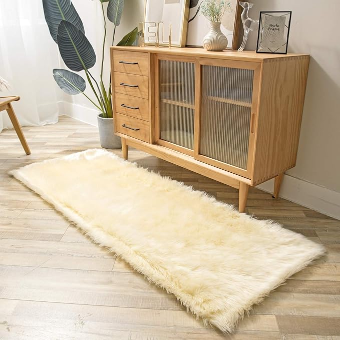 Ashler faux fur rug, Fluffy Shaggy Area Rug Ultra Soft 2.2 x 6 Feet Rectangle - Image 3