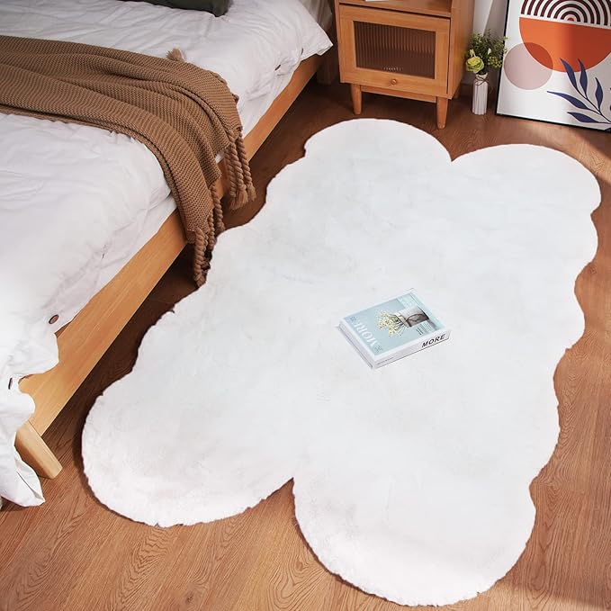 Ghouse Soft Faux Sheepskin Fur Rug 4x6 White Fluffy Bedside Rug Plush Shag - Image 2