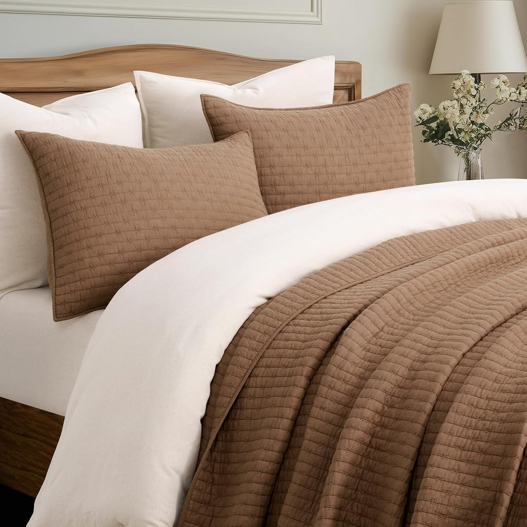 EVERGRACE 100% Cotton Cross Stitch 3-Piece Quilt Set, King, Camel Brown