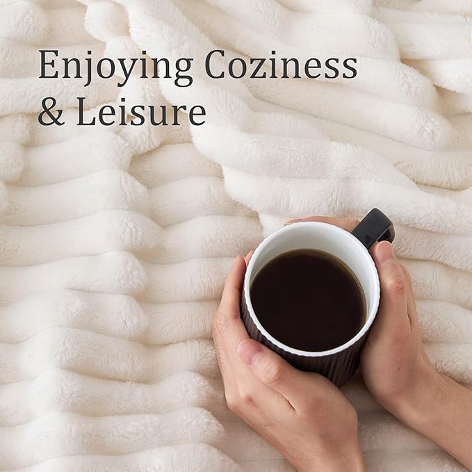 BEDELITE Blankets Queen Size for Bed, 300GSM Soft & Warm Fleece Blanket - Image 5