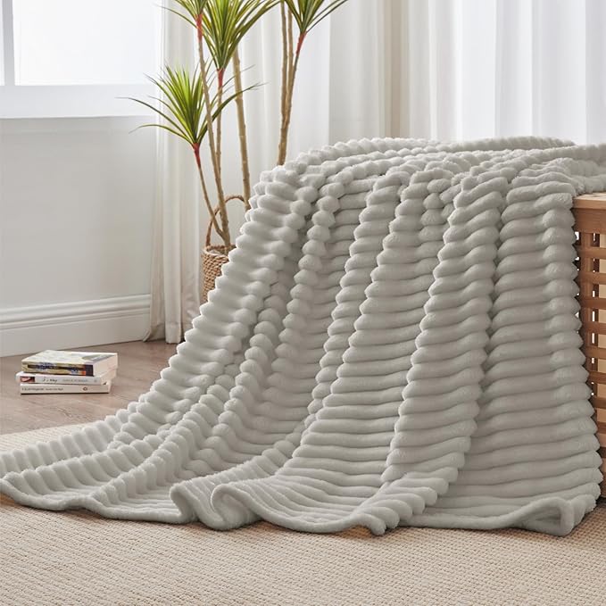 BEDELITE Fleece Throw Blanket for Couch - Image 2