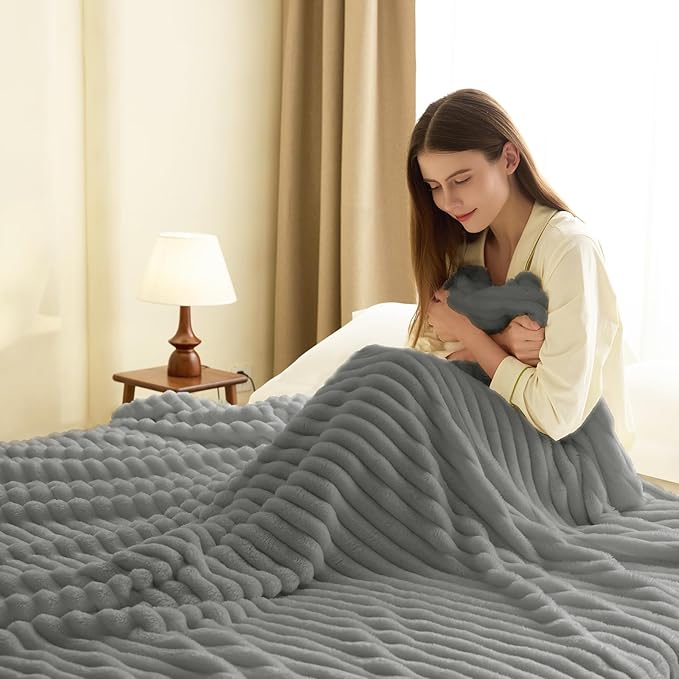 HIMEET Grey Ribbed King Size Blanket - Image 6