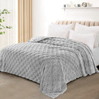 Exclusivo Mezcla Queen Size Flannel Fleece Blanket, Super Soft and Warm - Image 2