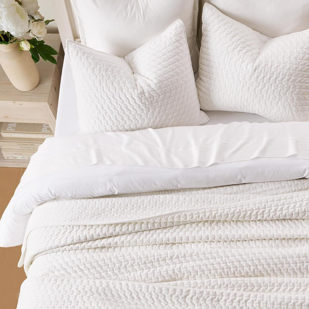 EverGrace Cross-Stitch Velvet Quilt Set, King Size, Bright White