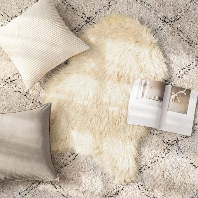MIULEE Fluffy Rug Soft Shaggy Faux Fur Area Rug Luxury Plush Sheepskin Carpet - Image 7