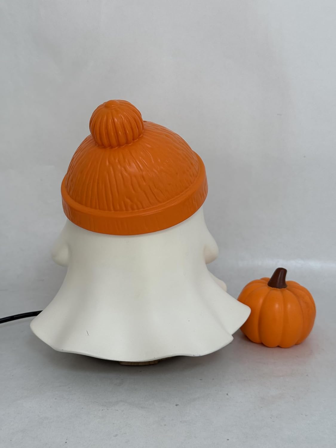 Statue Cute Ghost Halloween Humidifier, USB Powered Portable Mini Cool Mist Humidifier with Pumpkin Decor, Small Air Humidifier for Bedroom, Desk, Office, Halloween Party Decorations