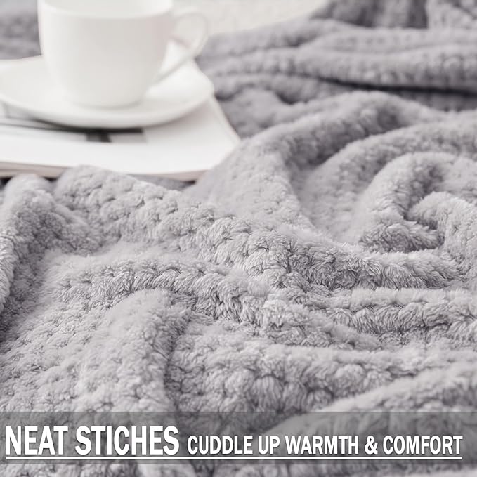 Exclusivo Mezcla Fleece Bed Blanket Twin Size, Super Soft and Warm Blankets - Image 5