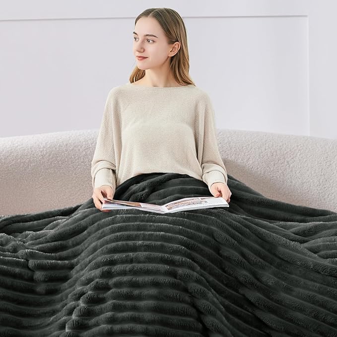 BEDELITE Twin Blanket for Couch & Bed, 300GSM Soft & Warm Fleece Blanket - Image 3