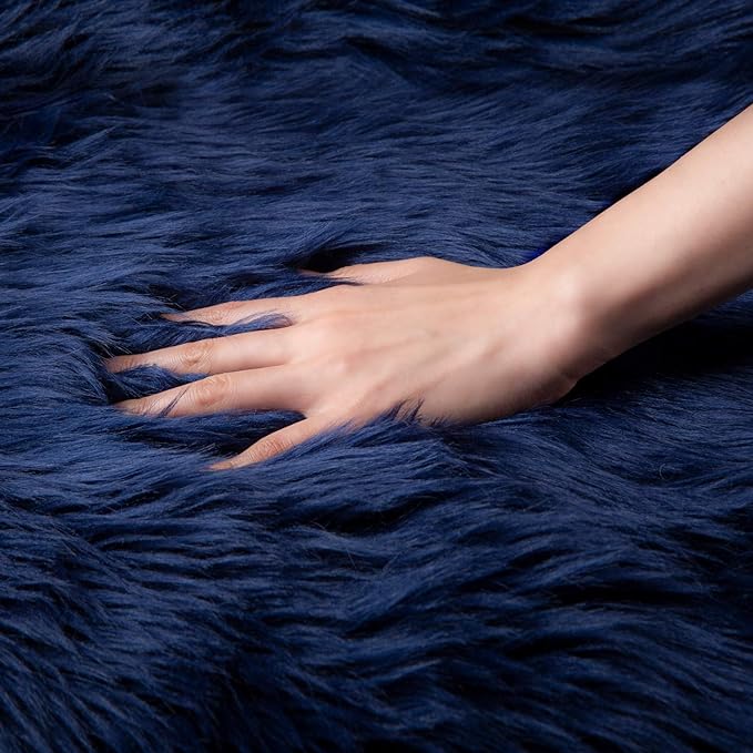 Ashler Faux Fur Rug - Image 4