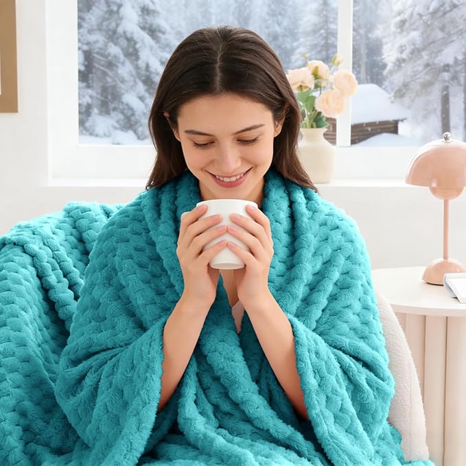 BEDELITE Fleece Throw Blanket for Couch & Bed - Image 4