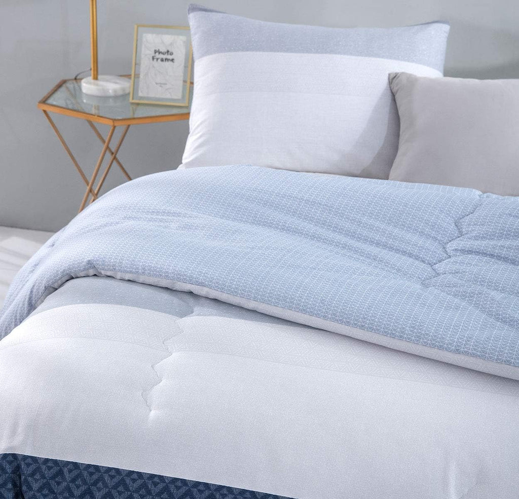 SLEEPBELLA Comforter King Size, 600 Thread Count Cotton White and Navy Striped Patchwork Reversible Pattern Reversible Blue Comforter Set,Down Alternative Bedding Set 3Pcs (King, Blue Patchwork)