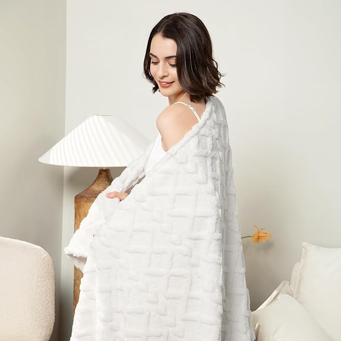 Aganear Flannel Throw Blanket - Image 6