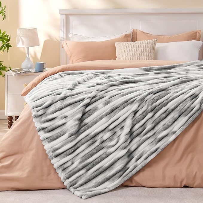 BEDELITE Twin Blanket for Couch & Bed, 300GSM Soft & Warm Fleece Blanket - Image 5