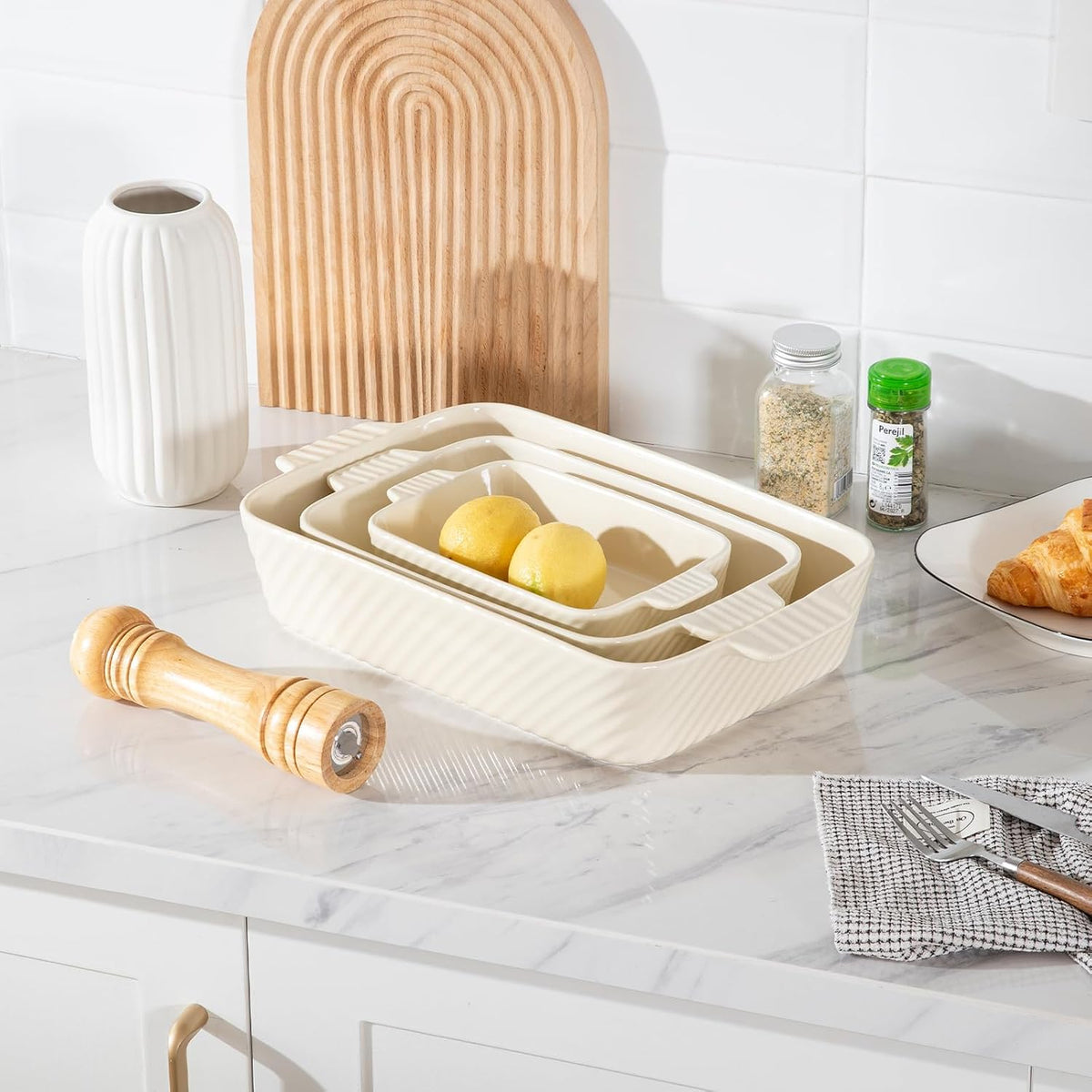 Sweejar Ceramic Baking Dish Set, Cake Baking Dish for Brownie, Porcelain Striped Casserole Dishes for Oven with Handle for Lasagna, Family Dinner(Beige)