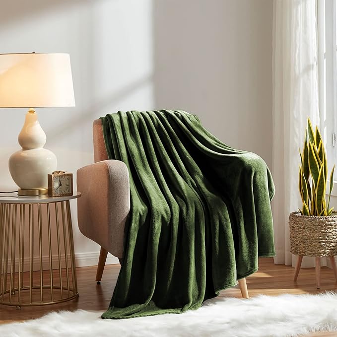 KMUSET Super Soft Throw Blanket Premium Silky Flannel Fleece Throw Size Green - Image 2