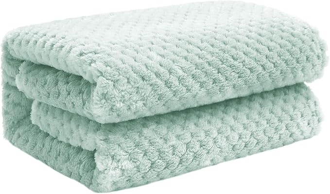 Exclusivo Mezcla Fleece Throw Blanket, Super Soft and Warm Blankets by ExclusivoMezcla