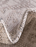 Unique Loom Outdoor Aztec Collection Area Rug - Coba (2' x 6' 1" Runner, Light Gray/ Ivory)