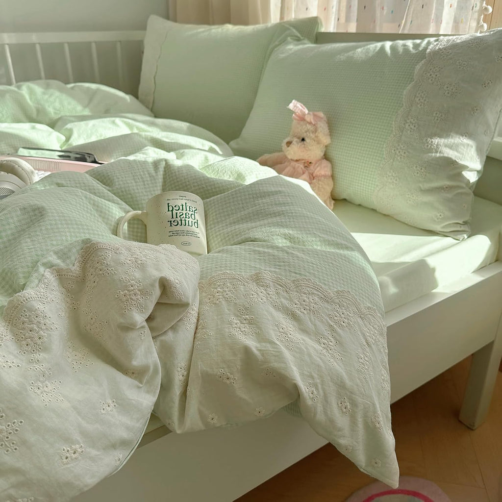 VM VOUGEMARKET Green White Checked Comforter Set Full 3 Pieces Lace Bedding Set Simple Cozy Mini Plaid Gingham Comforter Quilt with 2 Lace Pillowcases for Girls Women