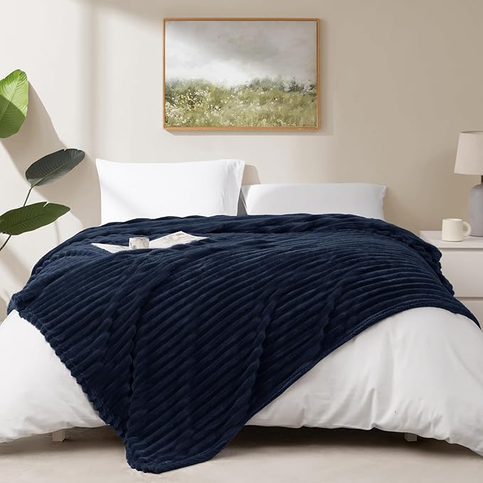 HIMEET Navy Blue Ribbed Throw Blanket - Image 6