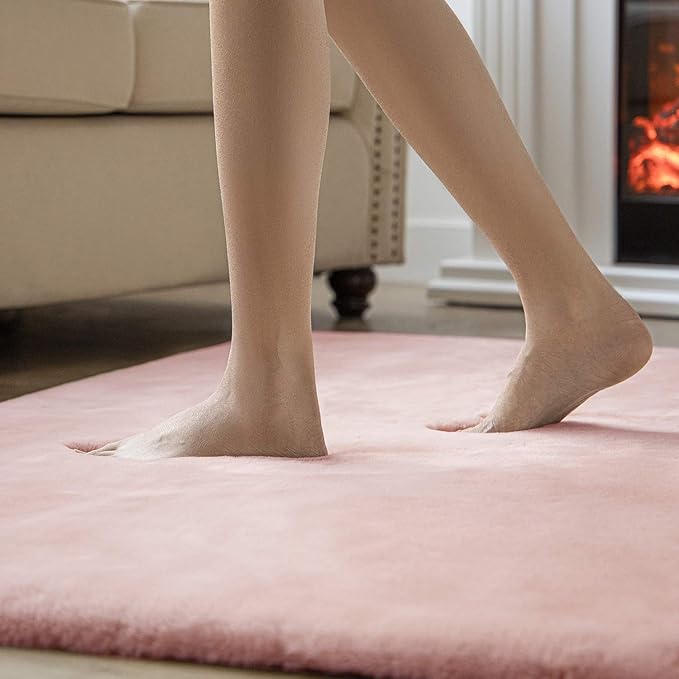 Ashler Faux Fur Rug, Ultra Soft Faux Rabbit Fur, 6 x 9 Feet Rectangle, Machine - Image 4