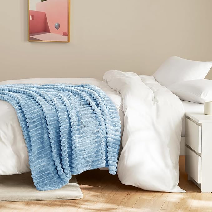 HIMEET Light Blue Ribbed Throw Blanket - Image 7