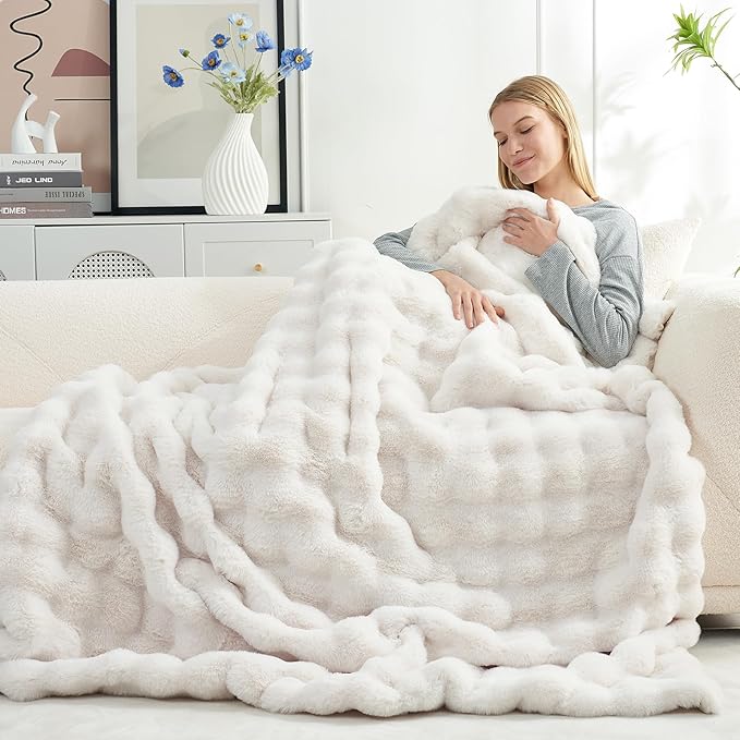 Cozy Bliss Faux Fur Throw Blanket - Image 4