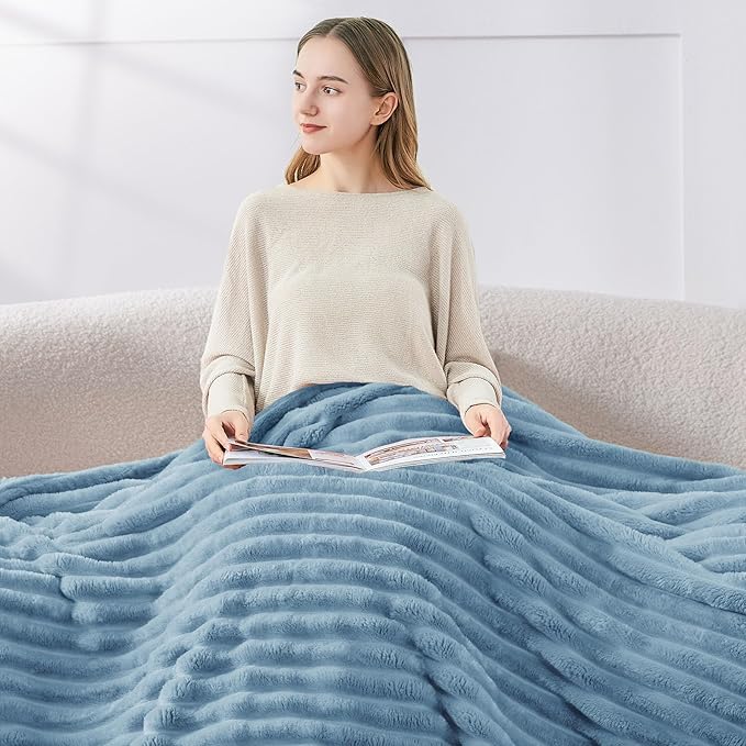 BEDELITE Full Size Blanket for Bed, 300GSM Soft & Warm Fleece Light Blue Blanket - Image 3