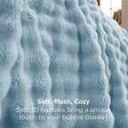 Bedsure 3D Fleece Bubble Blanket - Image 3