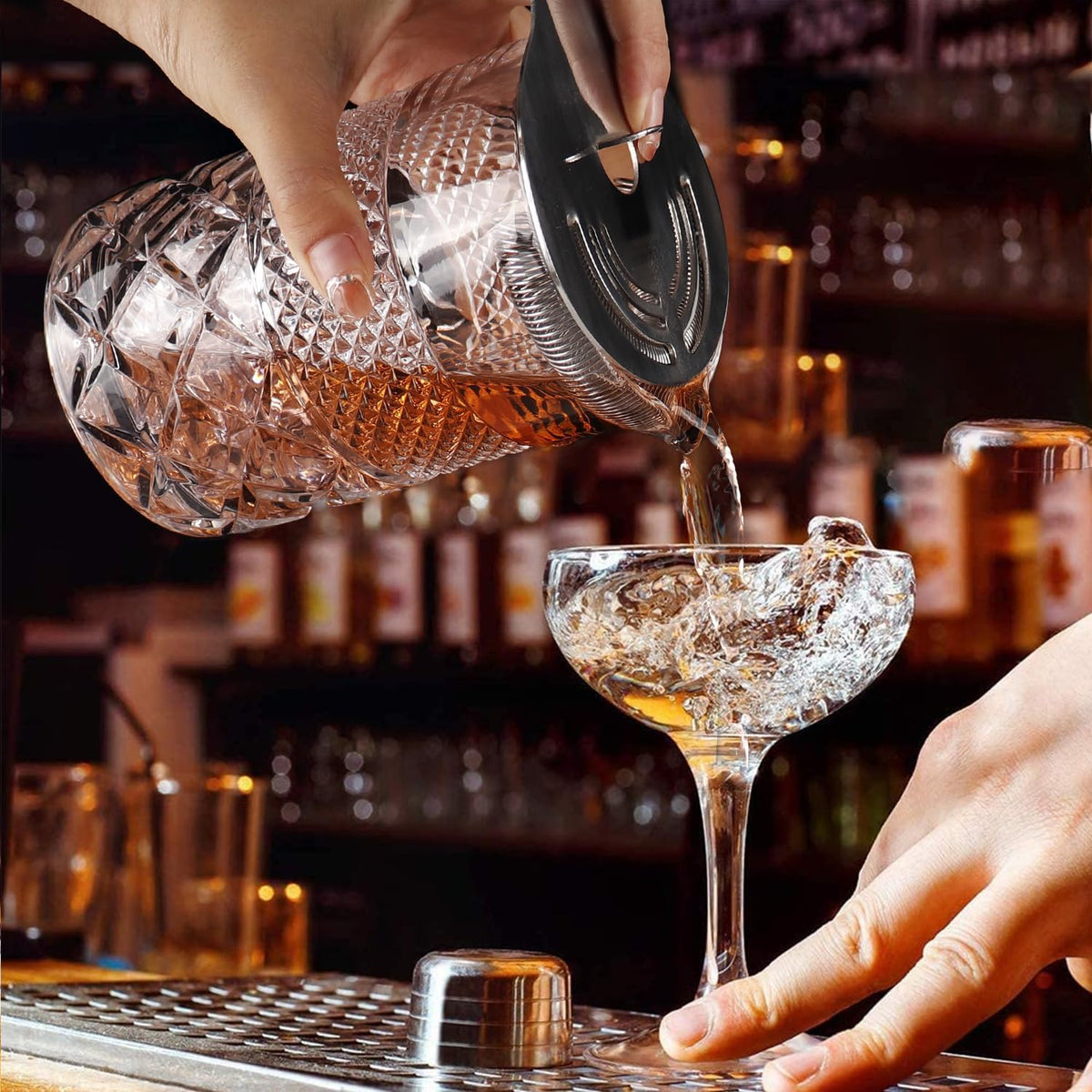 Cocktail Mixing Glass, 22oz Crystal Pitcher Thick Base Design Bartending Glasses - Barware Essentials