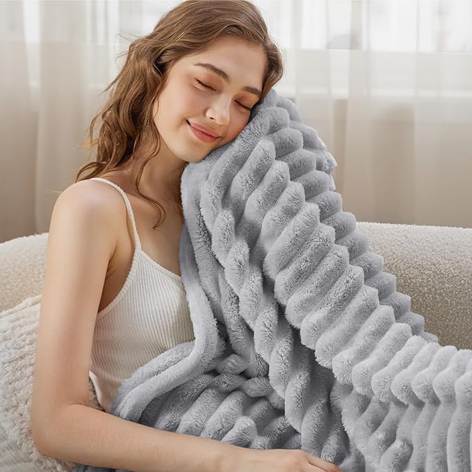 Bedsure GentleSoft Twin XL Blanket - Image 3