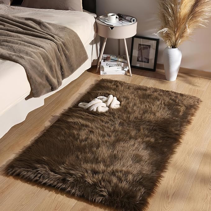 Ashler Faux Fur Rug - Image 3