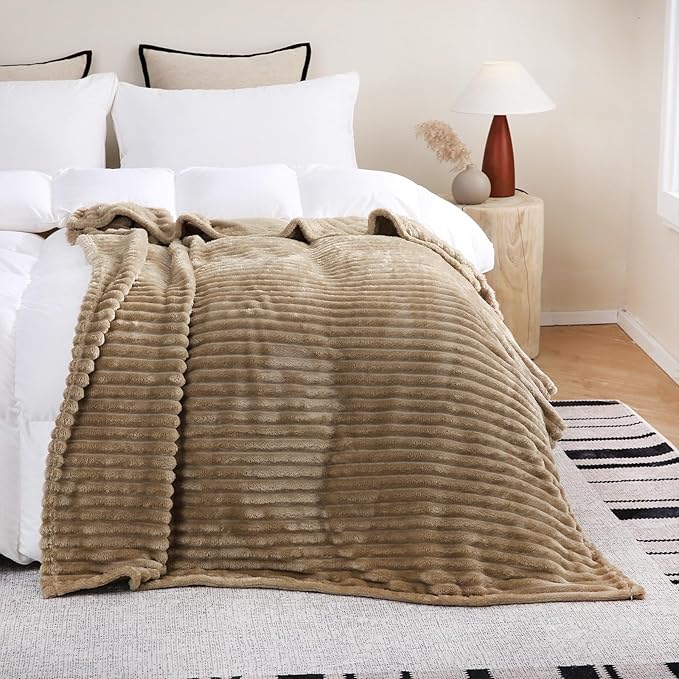 Tan Fleece Throw Blanket 50”×60” - Image 3