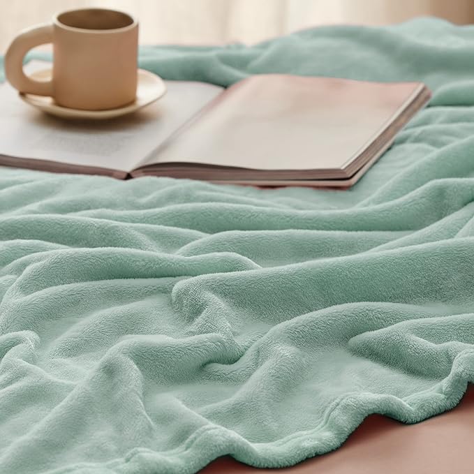 Bedsure GentleSoft Twin XL Fleece Blanket Dorm Bedding - Image 4