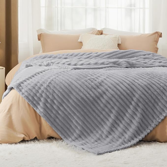 Bedsure GentleSoft California King Size Blanket - Image 2
