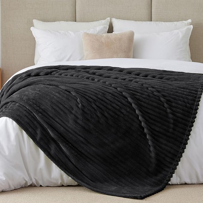 BEDELITE Full Size Blanket for Bed, 300GSM Soft & Warm Fleece Black Blanket - Image 2