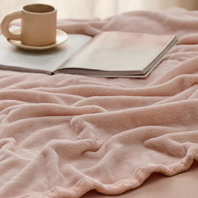 Bedsure GentleSoft Fleece Blanket Twin Size Dusty Pink - Image 4