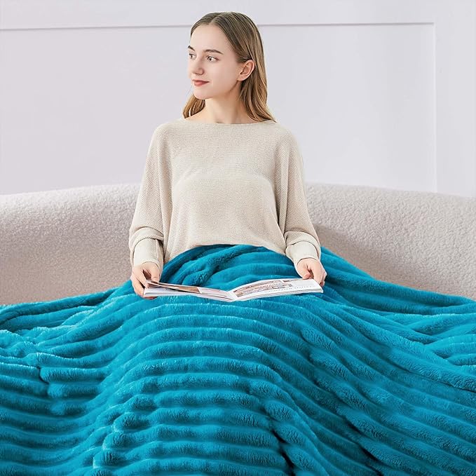 BEDELITE Twin Blanket for Couch & Bed, 300GSM Soft & Warm Fleece Blanket - Image 3