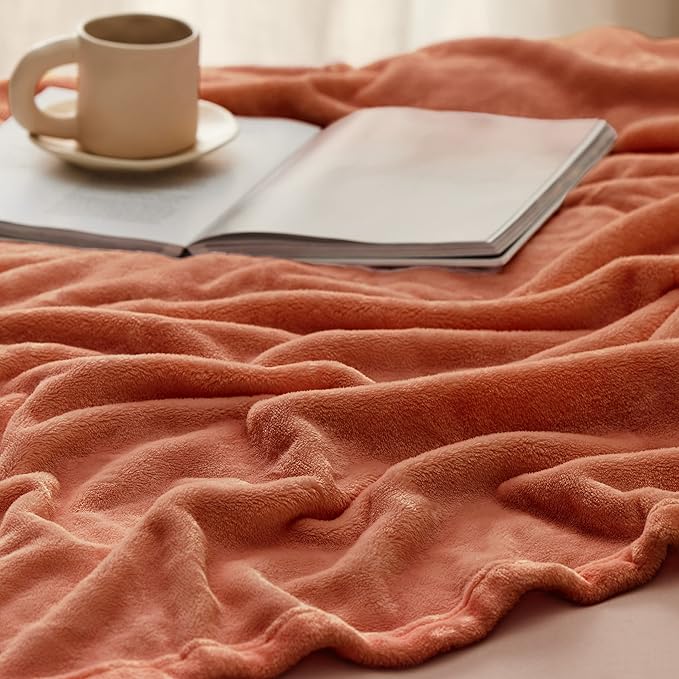 Bedsure GentleSoft Twin XL Fleece Blanket Dorm Bedding - Image 4