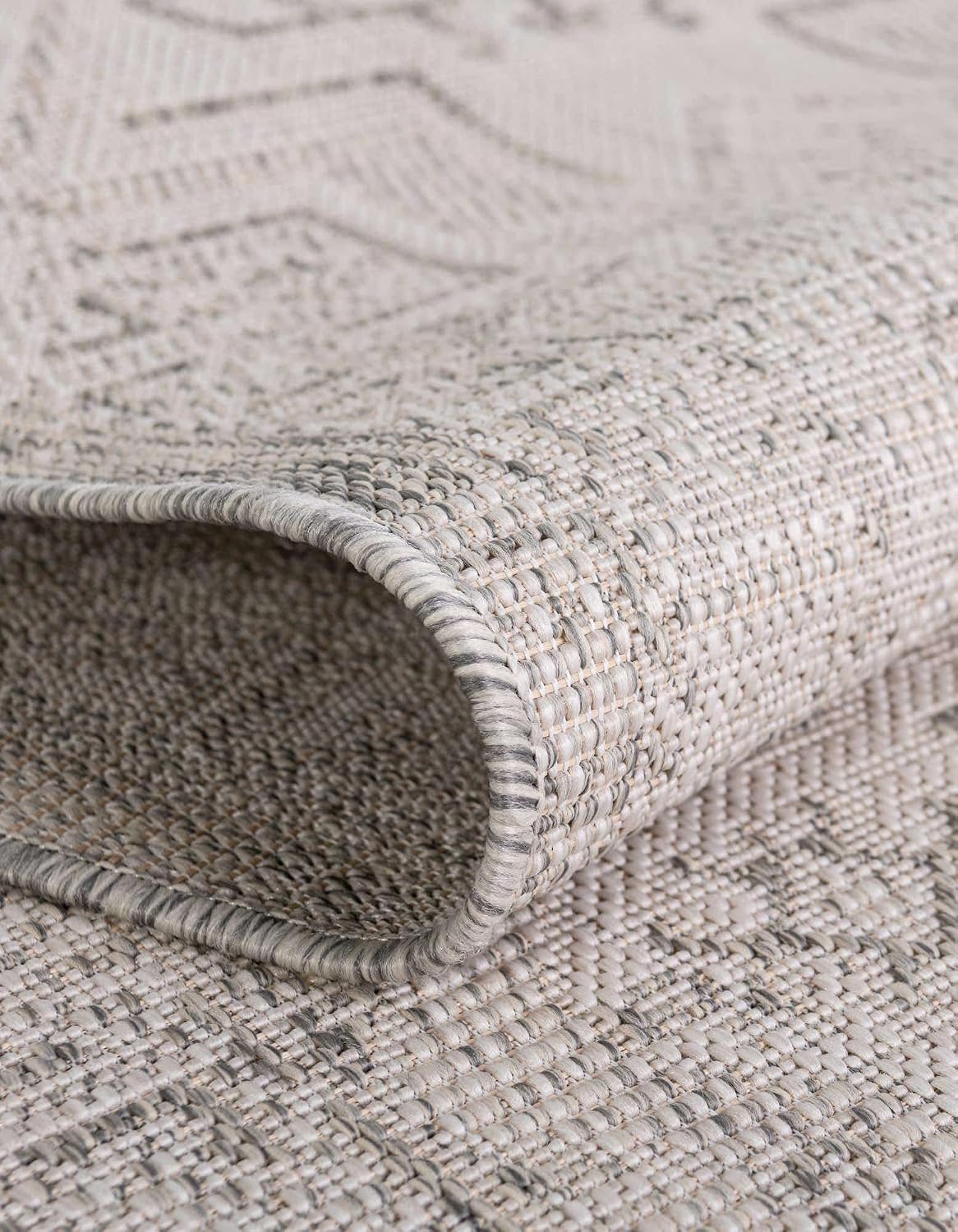 Unique Loom Outdoor Aztec Collection Area Rug - Coba (2' x 6' 1" Runner, Light Gray/ Ivory)
