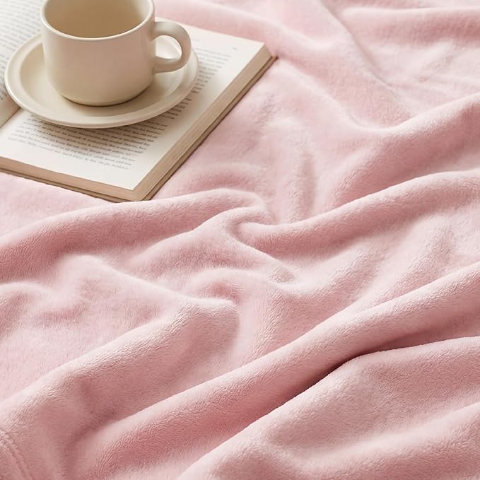 Bedsure GentleSoft Fleece Blanket Twin Size Pink - Image 5