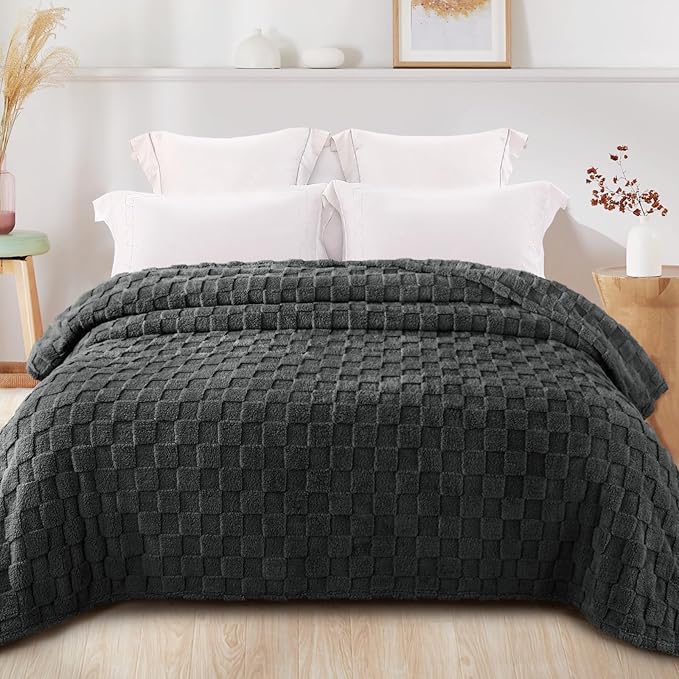 Exclusivo Mezcla King Size Flannel Fleece Blanket, Super Soft and Warm - Image 3