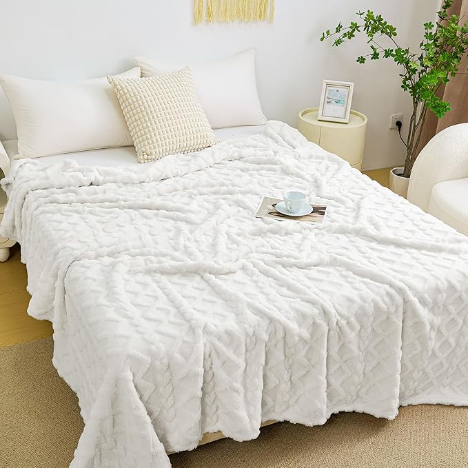 Aganear Flannel Throw Blanket - Image 5