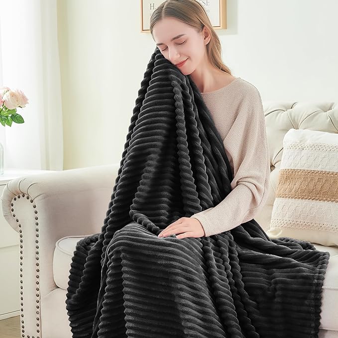 BEDELITE Fleece Blanket Queen Size – 3D Ribbed Jacquard Soft and Warm - Image 3