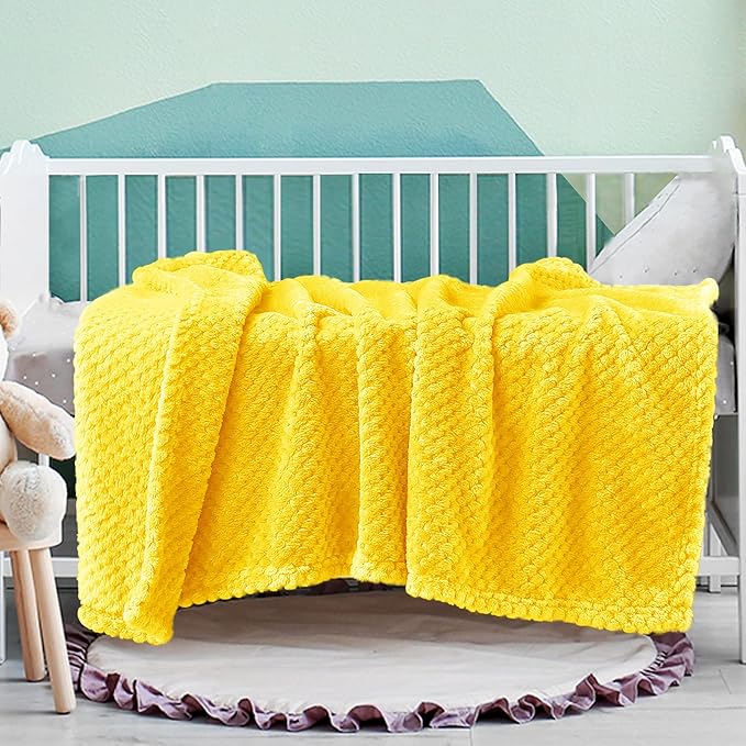Exclusivo Mezcla Fleece Throw Blanket, Super Soft and Warm Blankets - Image 3